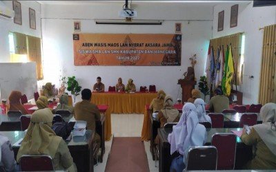 Siswi SMK Negeri 1 Punggelan Meraih Juara Harapan 2 dalam Lomba Membaca dan Menulis Aksara Jawa Tingkat SMA/SMK Se-Kabupaten Banjarnegara Tahun 2022