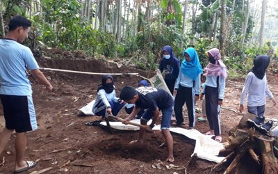 Baksos Bersih Lingkungan - HUT 14 SMKN 1 Punggelan