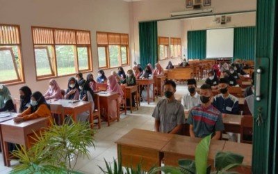 Antara Akademik dan Attitude
